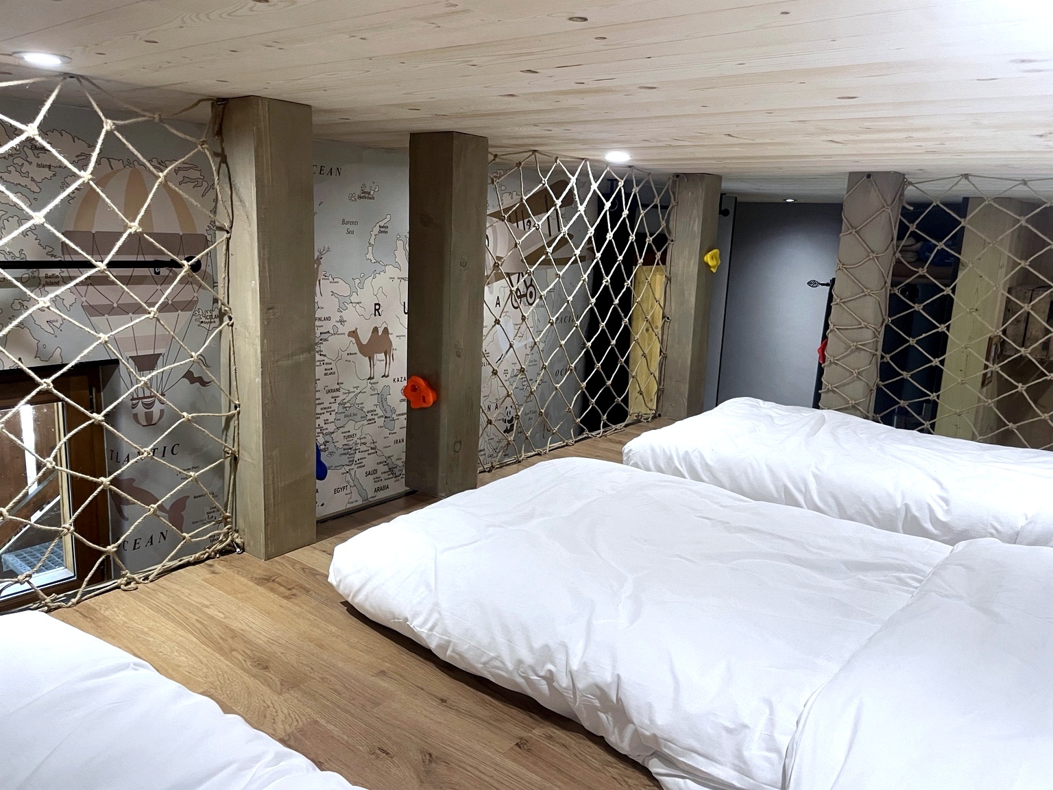 Espace nuit ludique pour les enfants